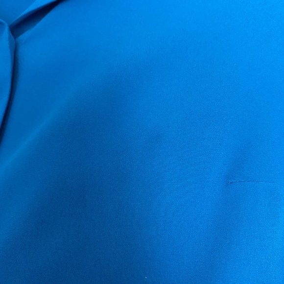 T Tahari | Blue | Button Down | Long Sleeve | Size Medium - Picture 11 of 11